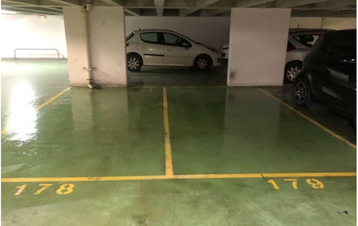  Annonces MONTREUIL Garage / Parking | PARIS (75011) | 12 m2 | 32 500 € 