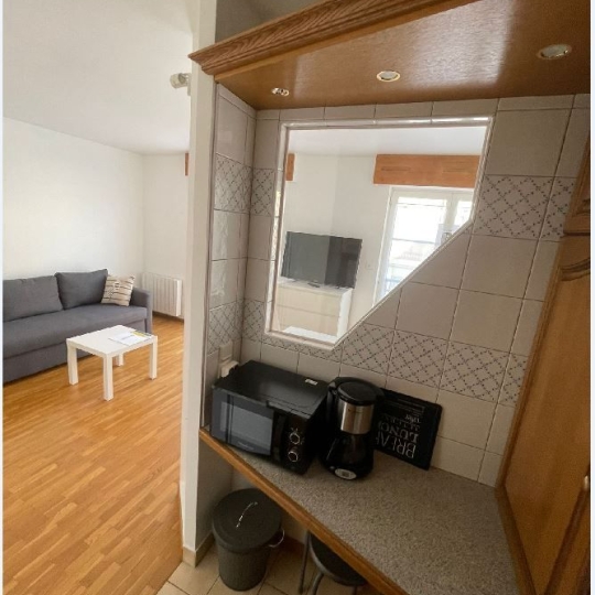  Annonces MONTREUIL : Apartment | CHARENTON-LE-PONT (94220) | 27 m2 | 1 050 € 