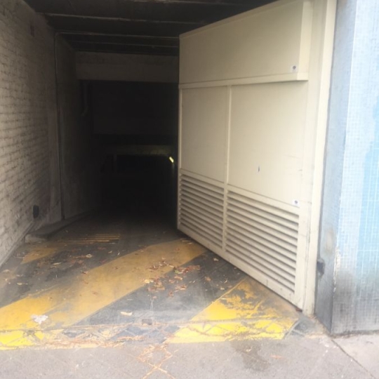  Annonces MONTREUIL : Garage / Parking | PARIS (75015) | 0 m2 | 120 € 