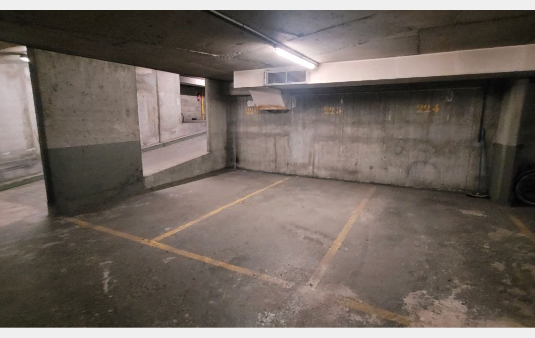 Annonces MONTREUIL : Garage / Parking | PARIS (75016) | 17 m2 | 60 000 € 