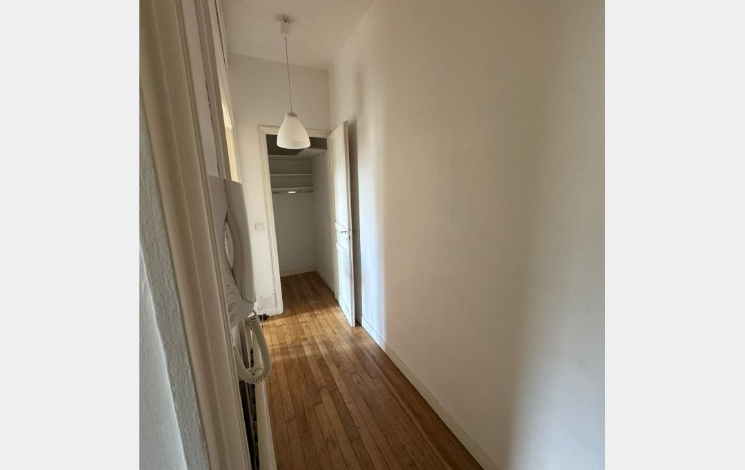 Annonces MONTREUIL : Appartement | CHARENTON-LE-PONT (94220) | 41 m2 | 1 295 € 