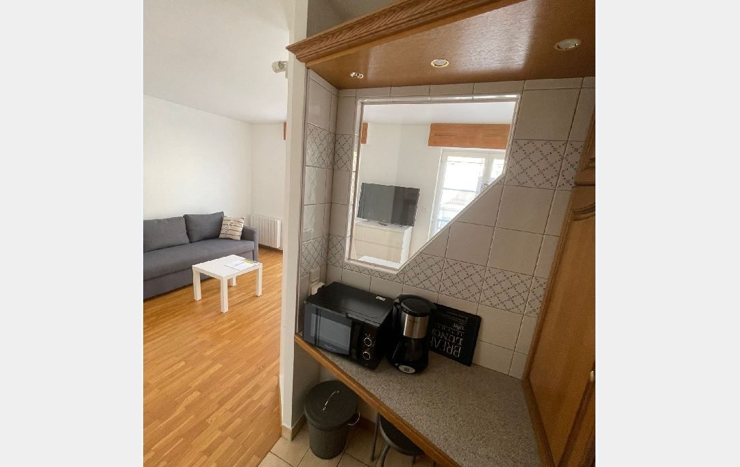 Annonces MONTREUIL : Apartment | CHARENTON-LE-PONT (94220) | 27 m2 | 1 050 € 