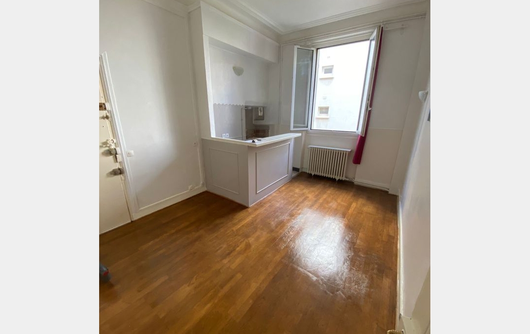 Annonces MONTREUIL : Appartement | CHARENTON-LE-PONT (94220) | 30 m2 | 1 150 € 