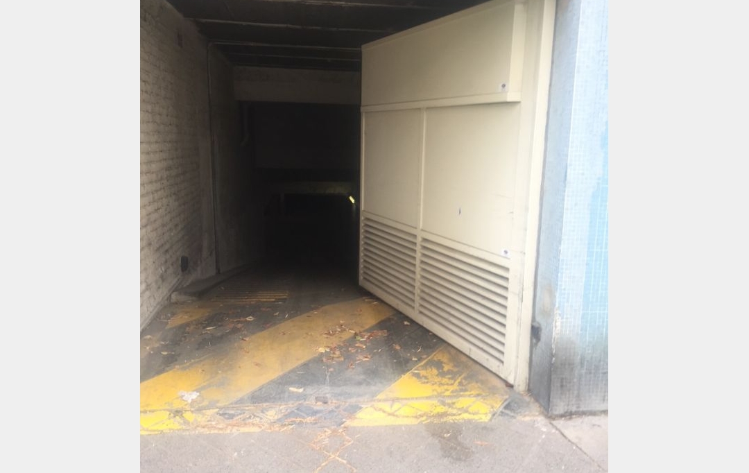 Annonces MONTREUIL : Garage / Parking | PARIS (75015) | 0 m2 | 120 € 